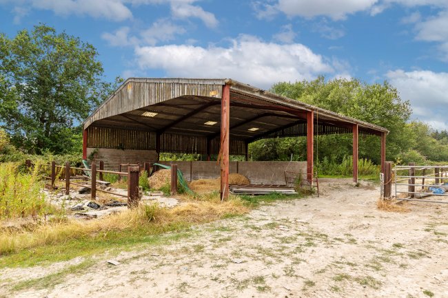 Westpark Villa The Old Dairy and West Park Farm Buildings, New Chapel, Surrey RH7 6HT 11