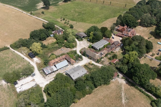 Westpark Villa The Old Dairy and West Park Farm Buildings, New Chapel, Surrey RH7 6HT 11