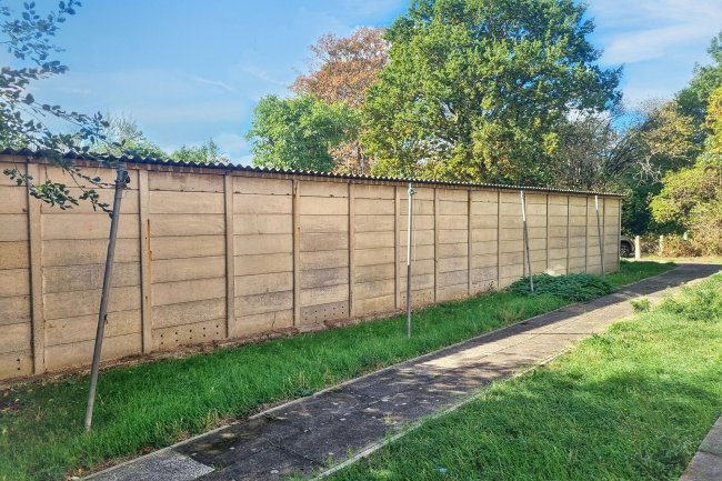 Land and Garages at Seafield Road, London N11 2EU 2