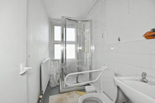 Flats A-C, 16 Woolwich Road, Greenwich, London, SE10 0JU 45