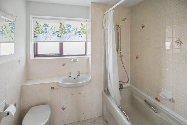 1 Spindlewood Drive, Bexhill-on-Sea, East Sussex, TN39 4RR 15