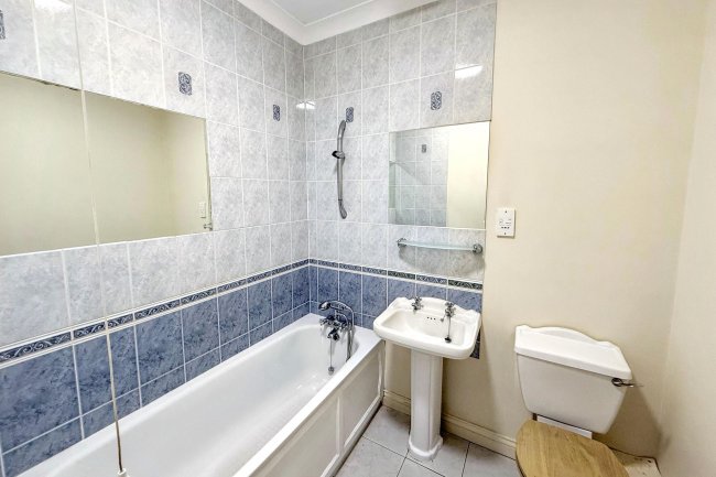 Flat 3 Melcombe Court, Melcombe Avenue, Weymouth, Dorset, DT4 7TH 74