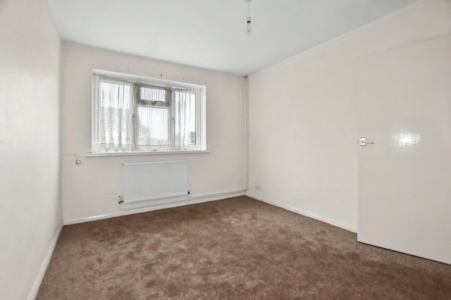 9 Ely Close, Erith, DA8 2EA 17