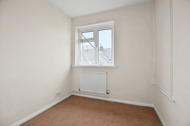 9 Ely Close, Erith, DA8 2EA 17