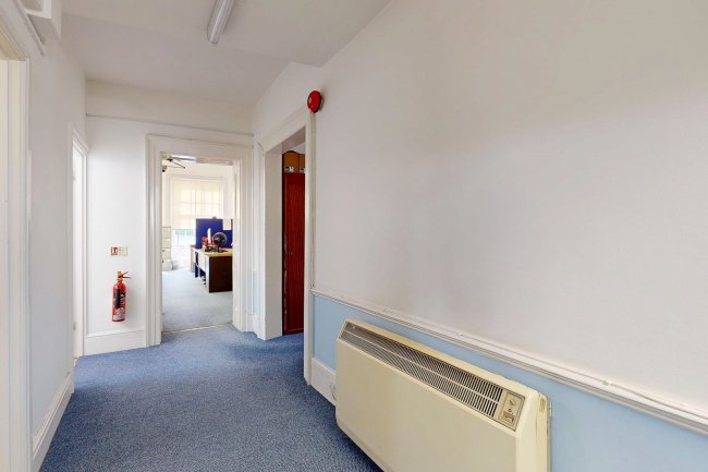28 High Street, Huntingdon, PE29 3TH 4