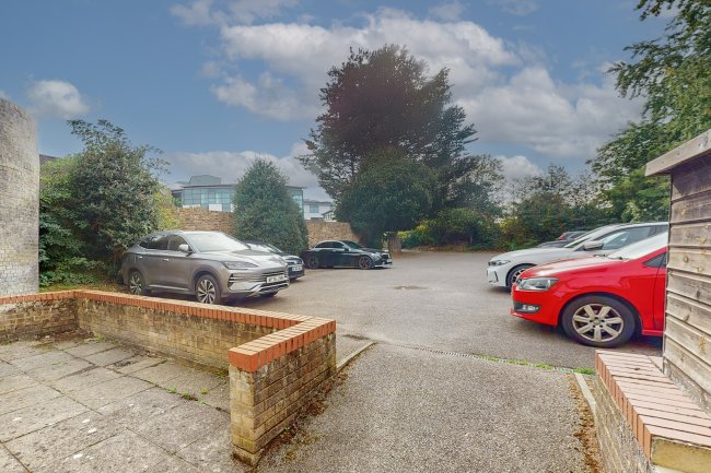 28 High Street, Huntingdon, PE29 3TH 4