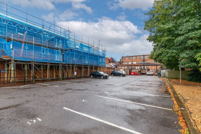 Car Park Bakers Alley, High Street, Alton, Hampshire, GU34 1BD 1
