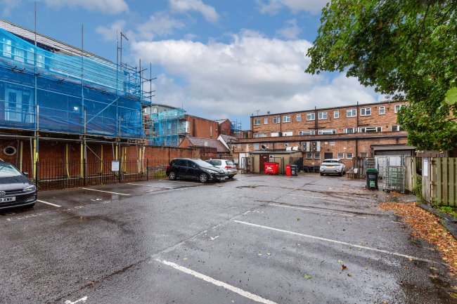 Car Park Bakers Alley, High Street, Alton, Hampshire, GU34 1BD 1