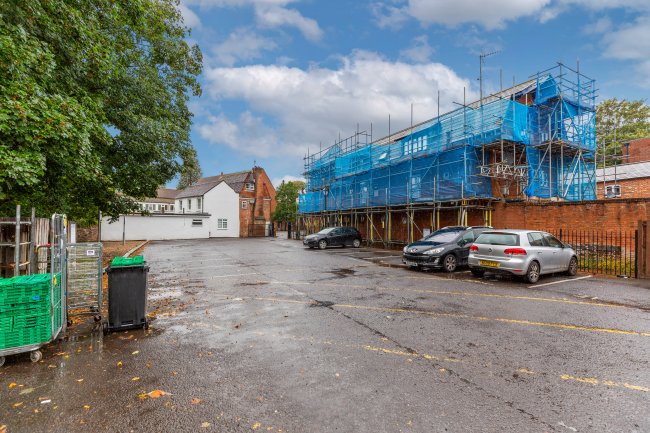 Car Park Bakers Alley, High Street, Alton, Hampshire, GU34 1BD 1