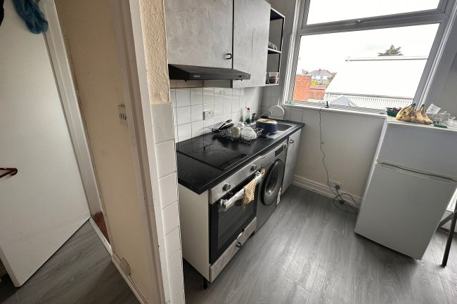 399 Shirley Road, Shirley, Southampton SO15 3JD 4