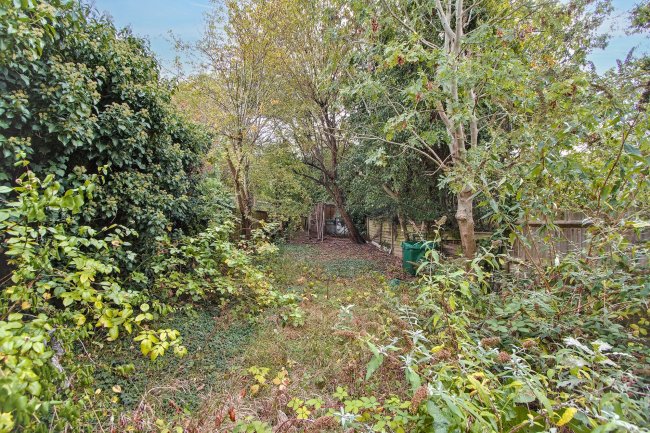 7 Netherfield Road, London N12 8DP 19