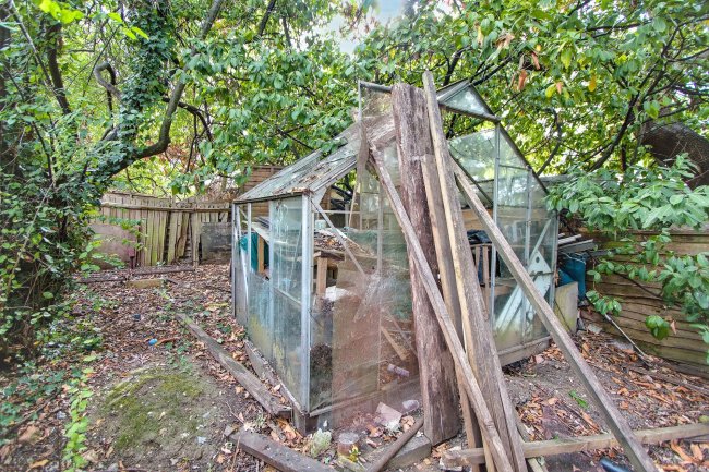 7 Netherfield Road, London N12 8DP 19
