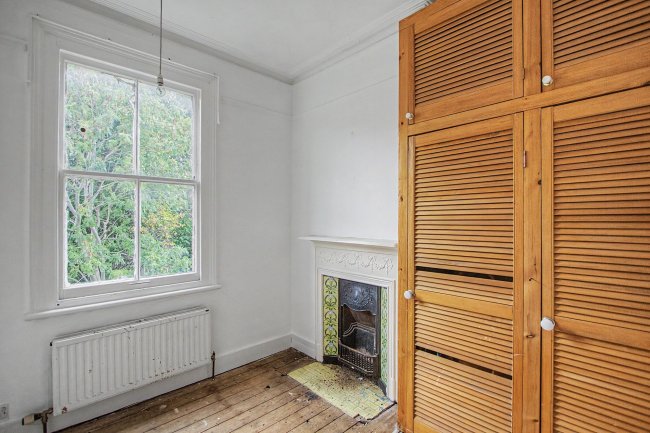 7 Netherfield Road, London N12 8DP 19