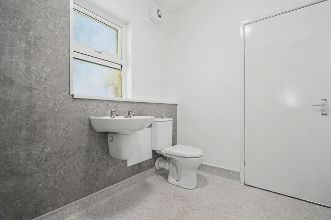 Flat A, 52 Brackenbury Road, Preston, Lancashire, PR1 7UQ 78