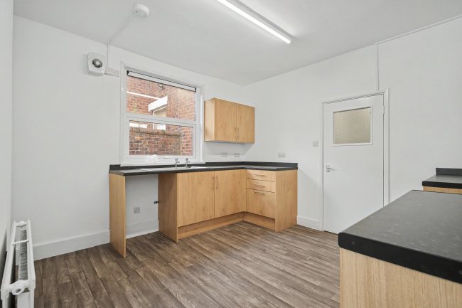 Flat A, 52 Brackenbury Road, Preston, Lancashire, PR1 7UQ 78