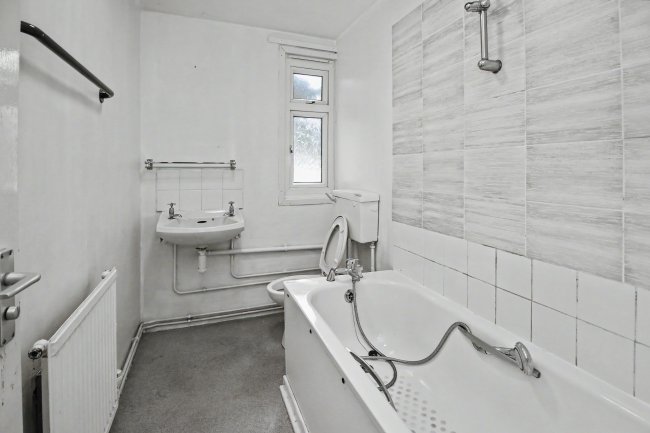 15 Hawkshead Drive, Hawkshead, Bradford, West Yorkshire, BD5 0TJ 79