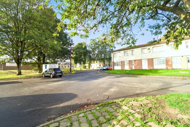 47E Hawkshead Drive, Hawkshead, Bradford, West Yorkshire, BD5 0TJ 88