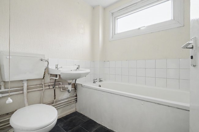 47E Hawkshead Drive, Hawkshead, Bradford, West Yorkshire, BD5 0TJ 88