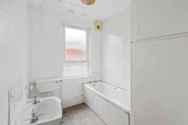 49 Bayswater Crescent, Leeds, West Yorkshire, LS8 5QG 97