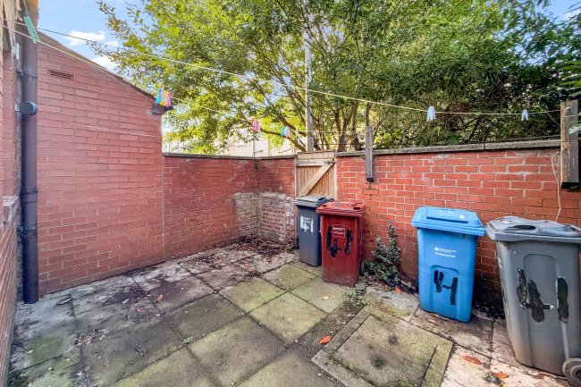 41 Frederick Terrace, Blackley, Manchester, M9 8GT 17