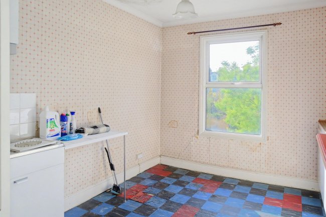 6 College Road, Isleworth, TW7 6DH 29