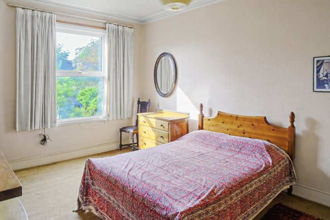 6 College Road, Isleworth, TW7 6DH 29