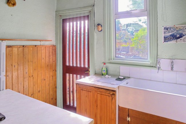 6 College Road, Isleworth, TW7 6DH 29