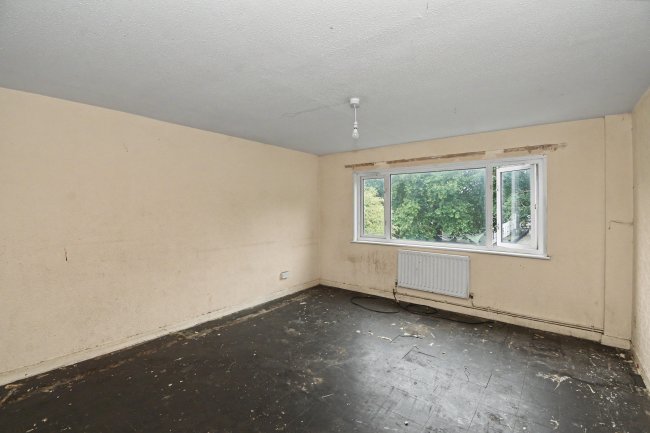 48 Raccoon Way, Hounslow, Middlesex, TW4 7PJ 13