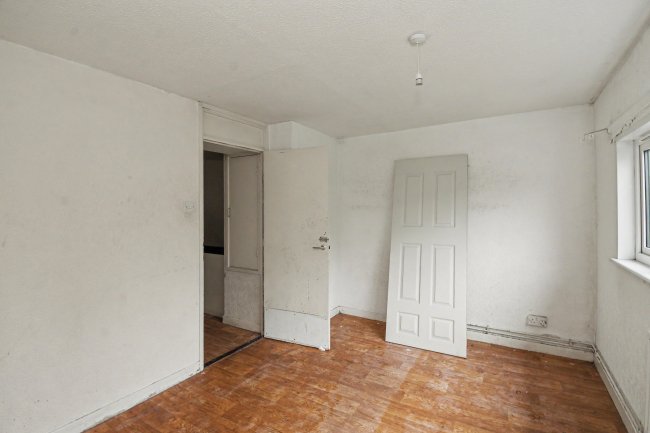 48 Raccoon Way, Hounslow, Middlesex, TW4 7PJ 13