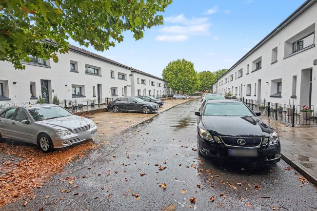 48 Raccoon Way, Hounslow, Middlesex, TW4 7PJ 13