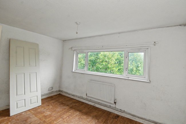 48 Raccoon Way, Hounslow, Middlesex, TW4 7PJ 13