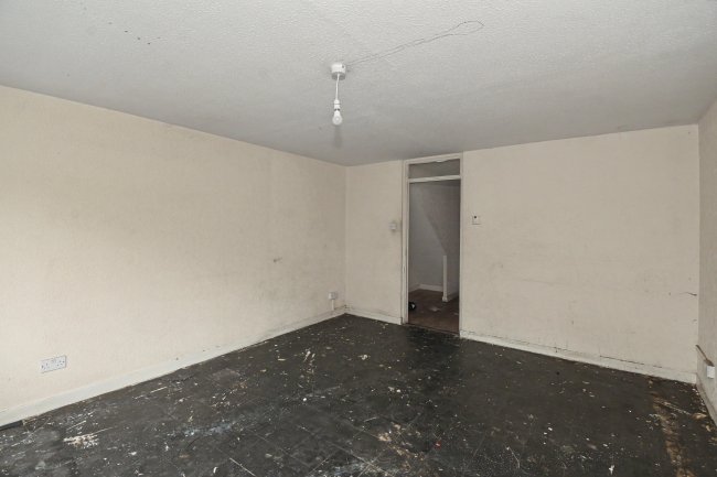 48 Raccoon Way, Hounslow, Middlesex, TW4 7PJ 13