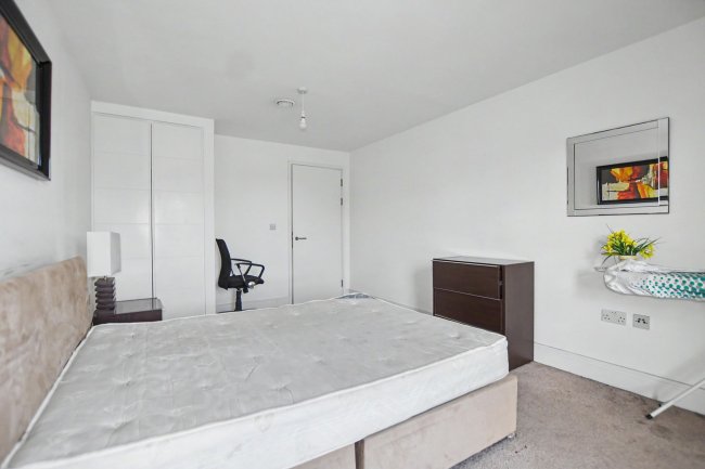 Apartment 5, Hippersley Point, 4 Tilson Bright Square, London SE2 9DR 8
