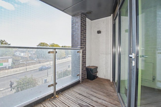 Apartment 5, Hippersley Point, 4 Tilson Bright Square, London SE2 9DR 8