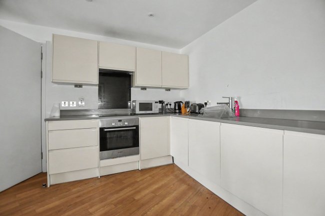 Apartment 5, Hippersley Point, 4 Tilson Bright Square, London SE2 9DR 8