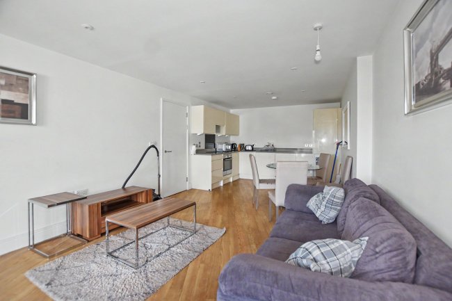 Apartment 5, Hippersley Point, 4 Tilson Bright Square, London SE2 9DR 8