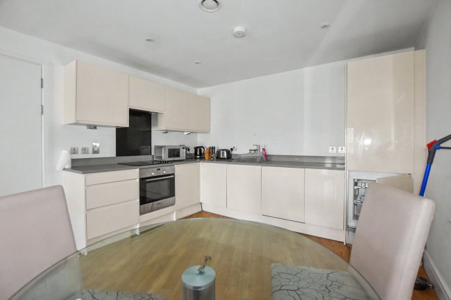 Apartment 5, Hippersley Point, 4 Tilson Bright Square, London SE2 9DR 8