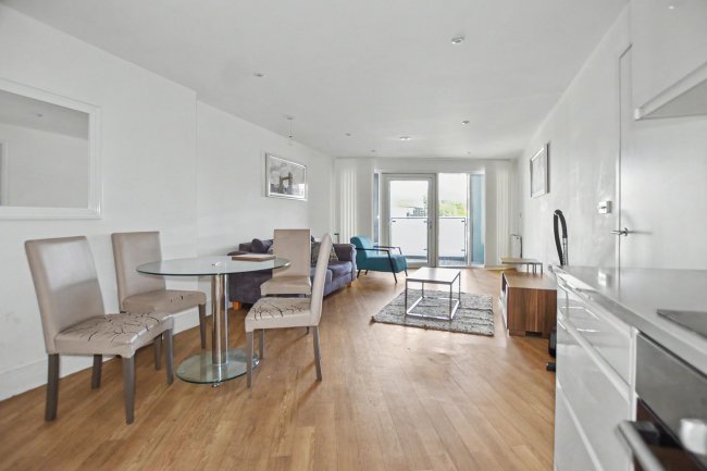 Apartment 5, Hippersley Point, 4 Tilson Bright Square, London SE2 9DR 8