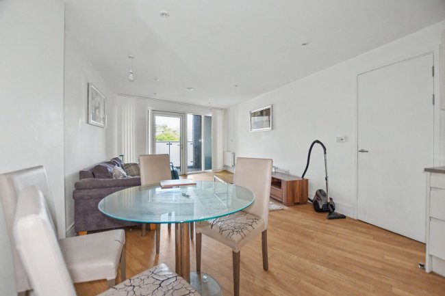Apartment 5, Hippersley Point, 4 Tilson Bright Square, London SE2 9DR 8
