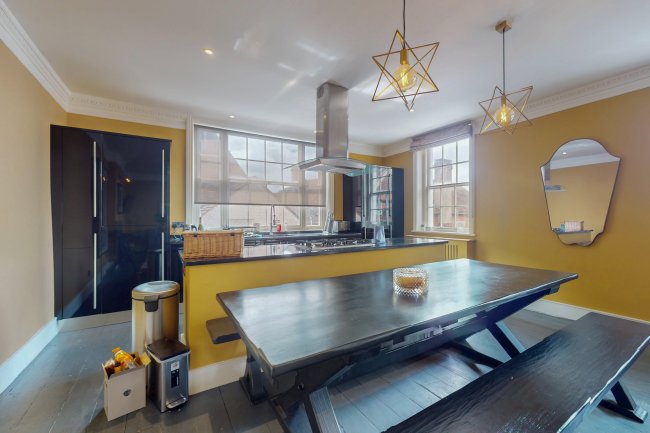 East House, East Street, Petworth, GU28 0AB 6