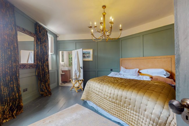 East House, East Street, Petworth, GU28 0AB 6