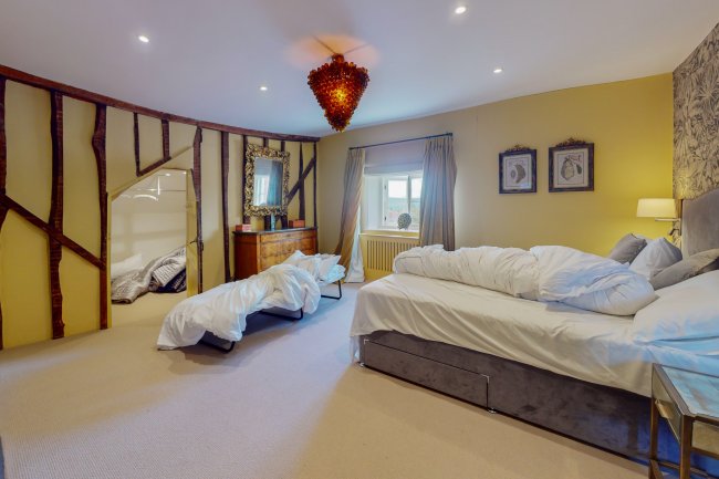 East House, East Street, Petworth, GU28 0AB 6