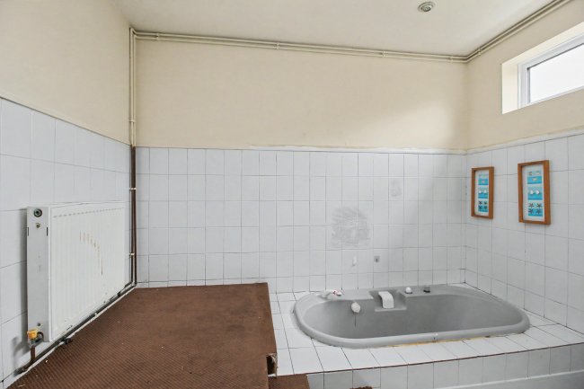 130 and 130A Brereton Avenue, Cleethorpes DN35 7RL 8