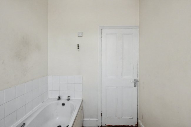 130 and 130A Brereton Avenue, Cleethorpes DN35 7RL 8