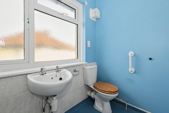 5 Reedland Crescent, Faversham, Kent, ME13 7HR 7