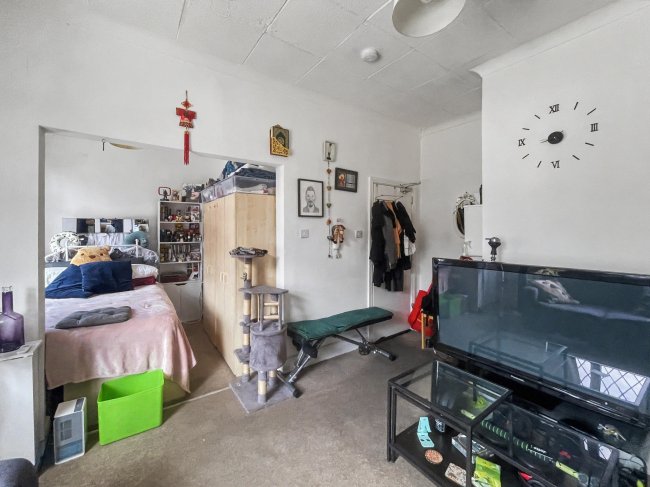 107 Fulham Palace Road, London W6 8JA 8