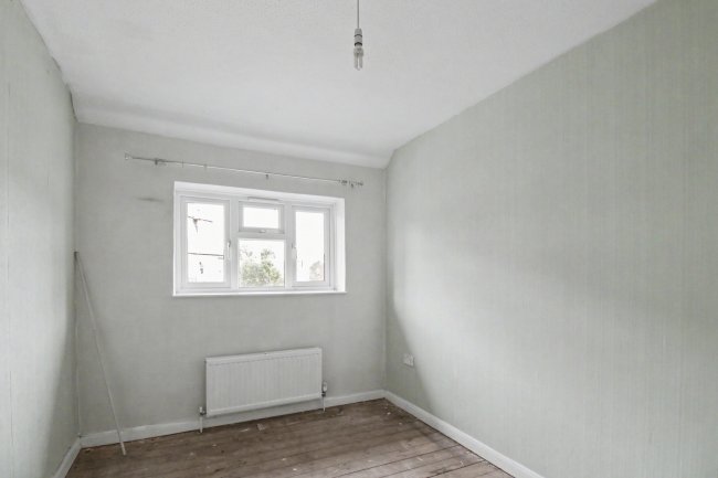 16 Ilkley Road, Royal Docks, London, E16 3JX 7