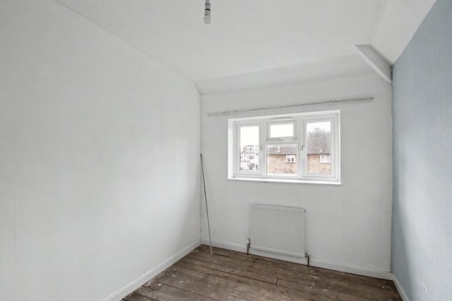 16 Ilkley Road, Royal Docks, London, E16 3JX 7