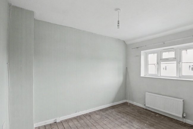 16 Ilkley Road, Royal Docks, London, E16 3JX 7