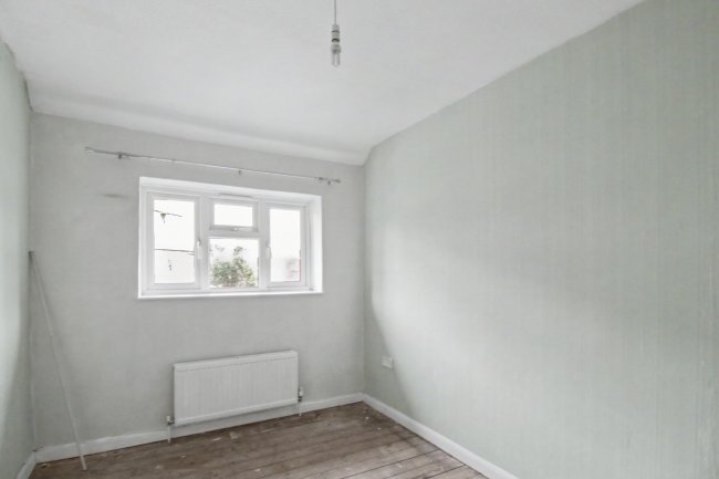 16 Ilkley Road, Royal Docks, London, E16 3JX 7